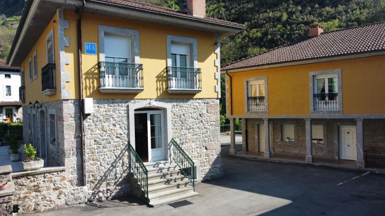 Hotel Y Apartamentos La Lonja Onís Exterior foto